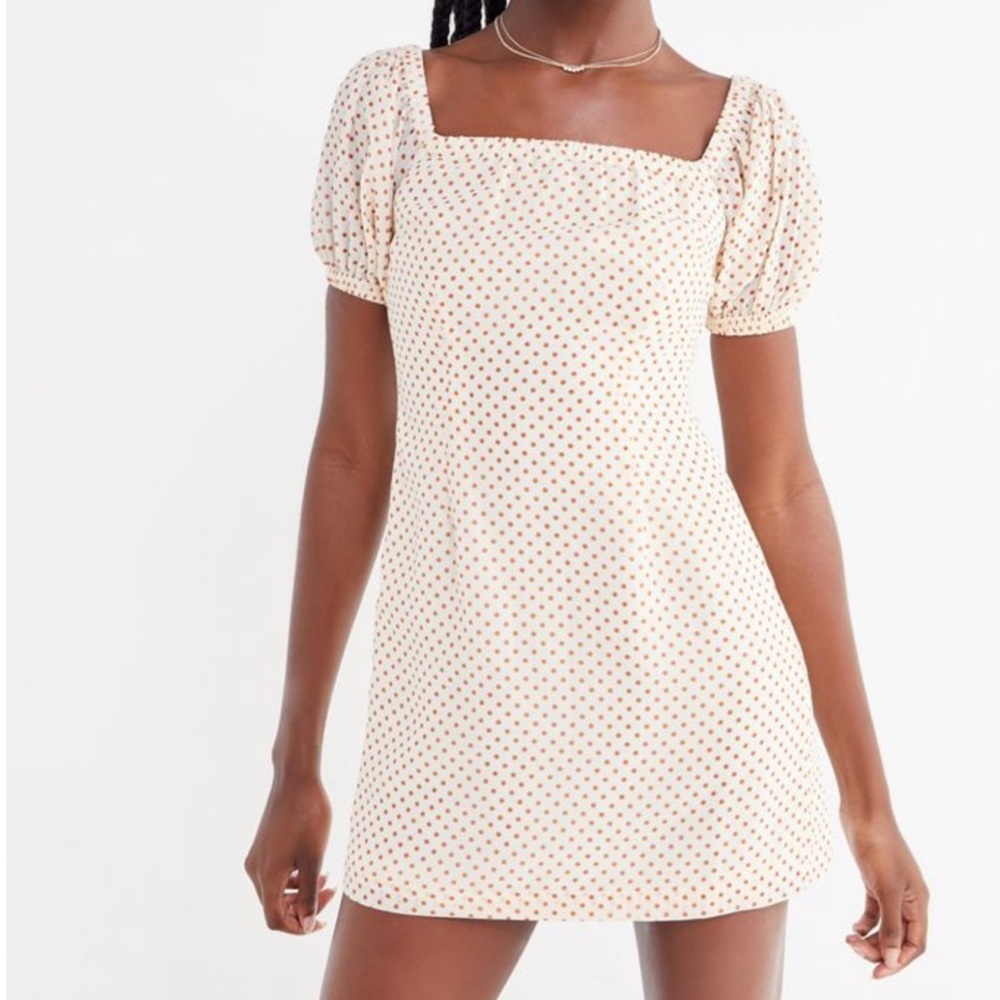 Urban Outfitters Winston White Lotus Dot Z13-18